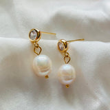 Pearly Pearl Stud